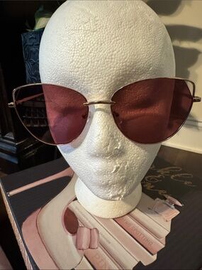 Women's Rose-Tinted Cat Eye Sunglasses - Stylish Pink Lenses